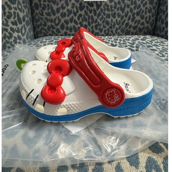 Crocs Hello‎ Kitty Classic Clog /  Size 5 Toddler - Picture 3 of 9